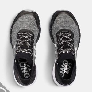 Like new Under Armour bandit 2 sneakers size 10